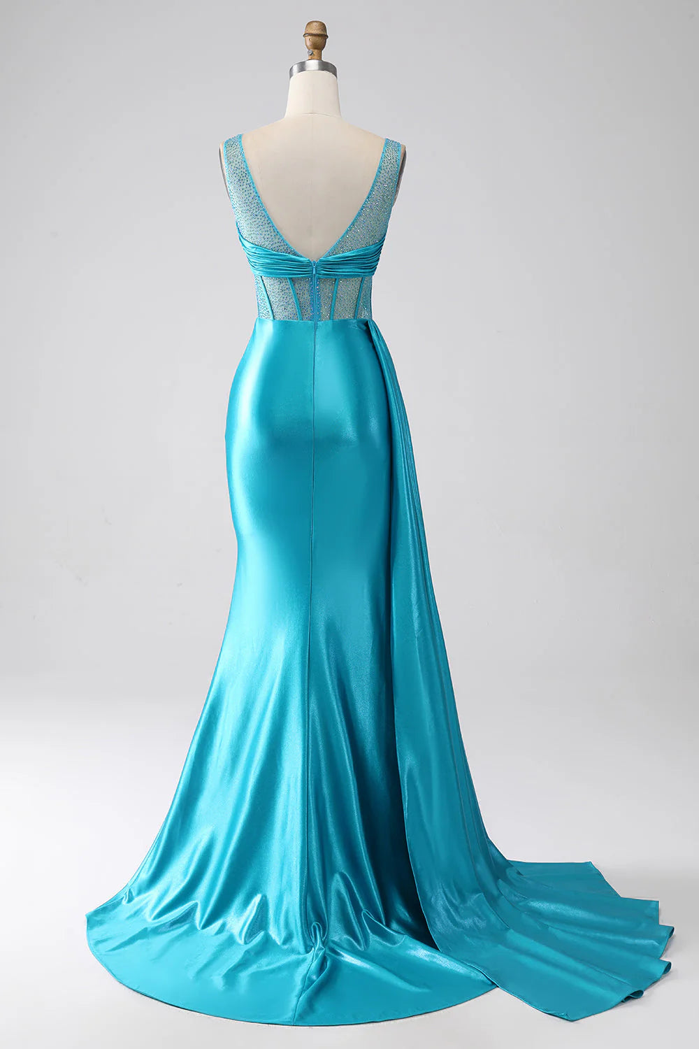 Vestido de fiesta de sirena con escote en V, cola larga, plisado, corsé y cuentas